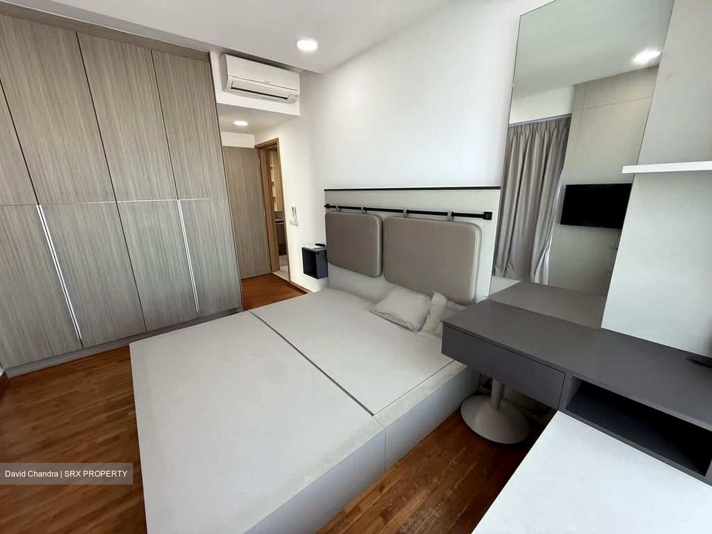 The Metropolitan Condominium (D3), Condominium #575617211